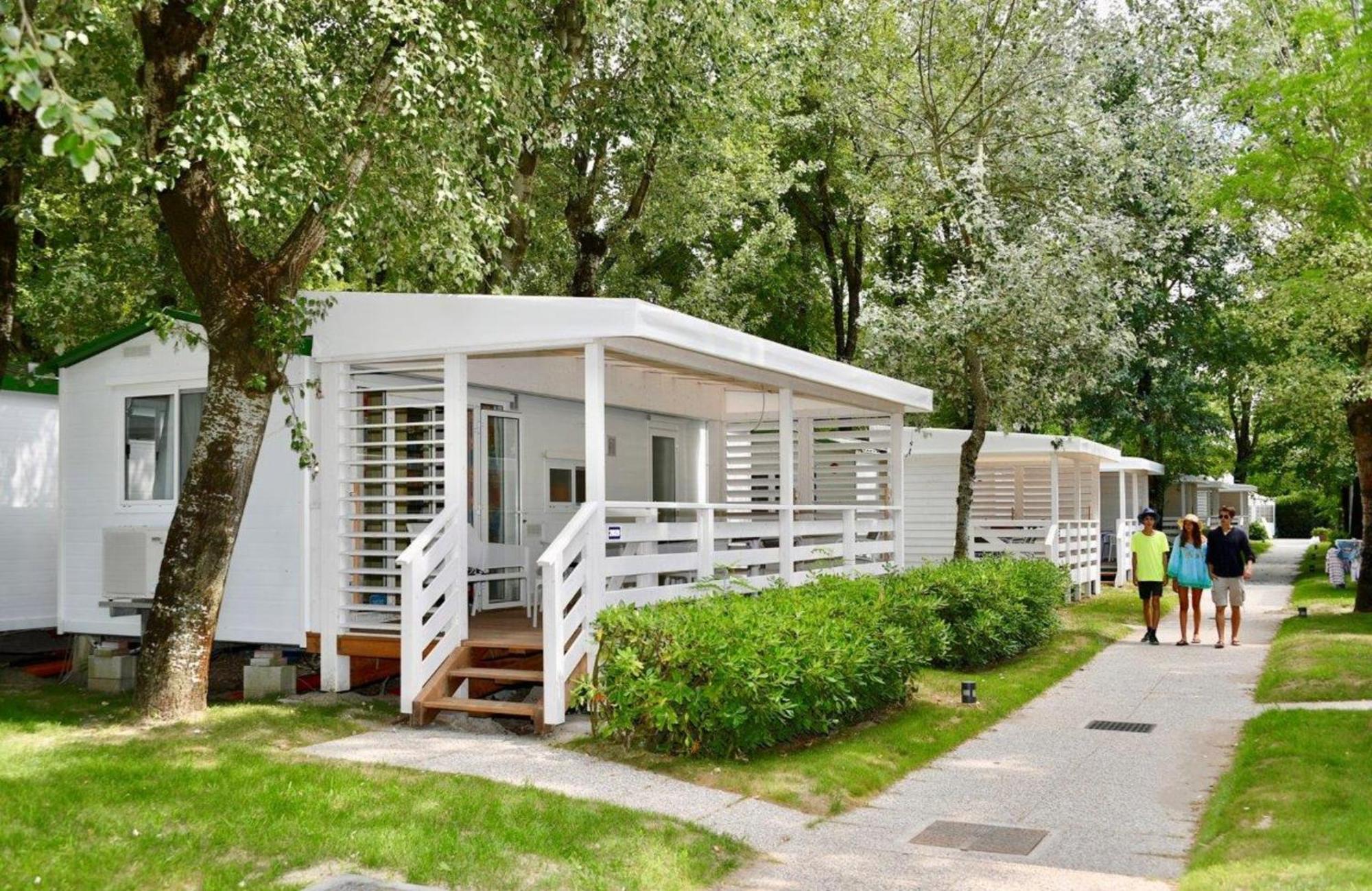 Isamar Holiday Village Ca Lino 객실 사진 Mobile homes at a campsite